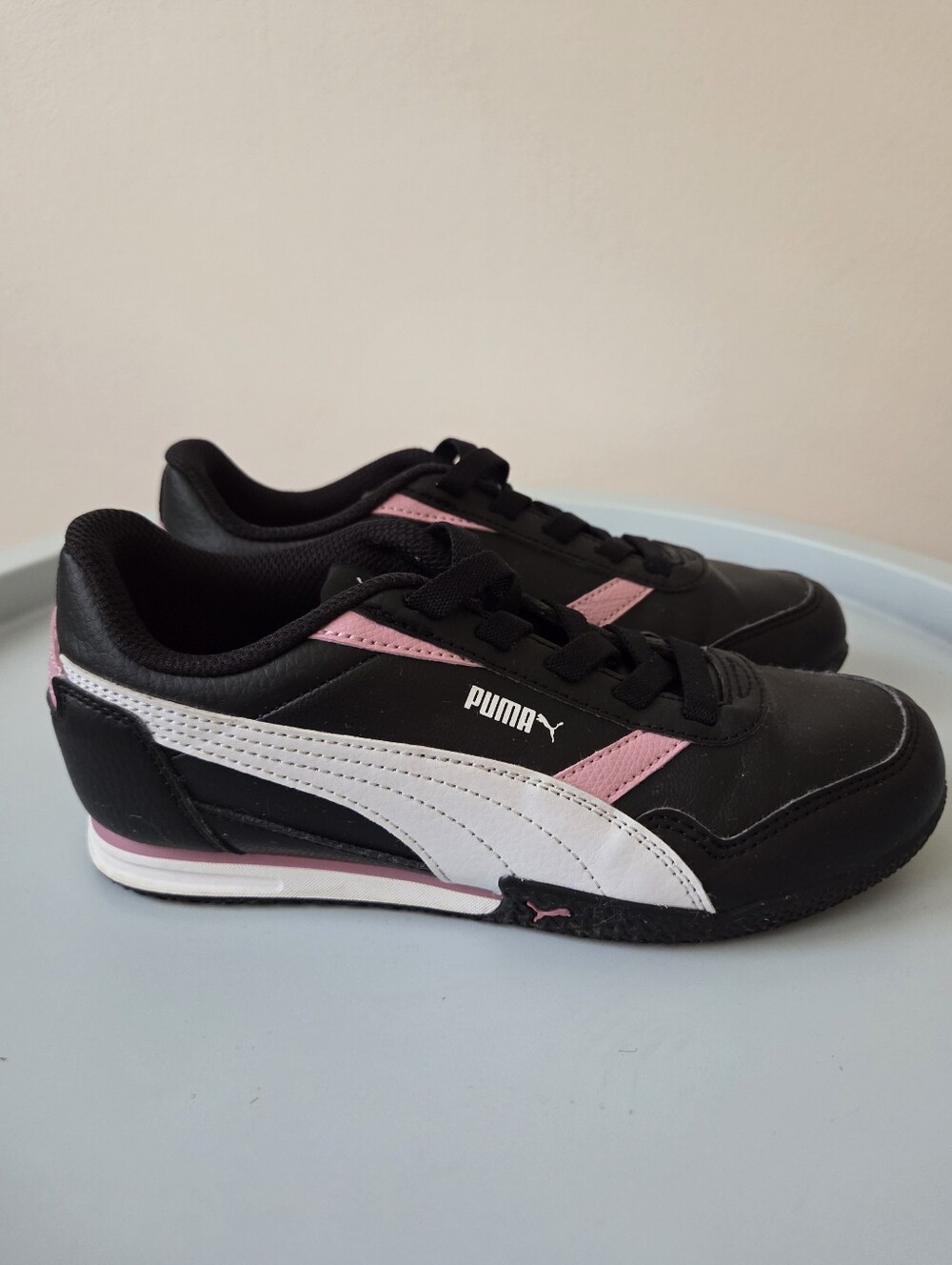 Puma Girls' Black and Pink Low-Top Athletic Sneakers